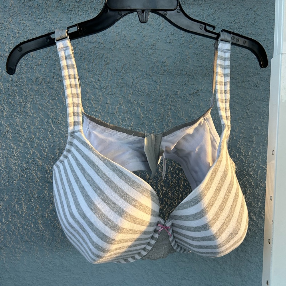 Lane Bryant Cacique Stripped T-shirt Underwire Bra 46DD